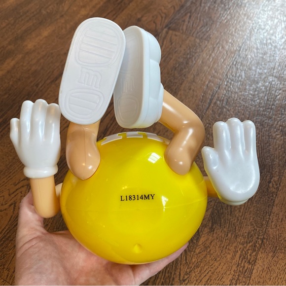 M&M brand collectible Limited Edition Yellow Peanut M&M candy jar/ holder - Picture 7 of 7